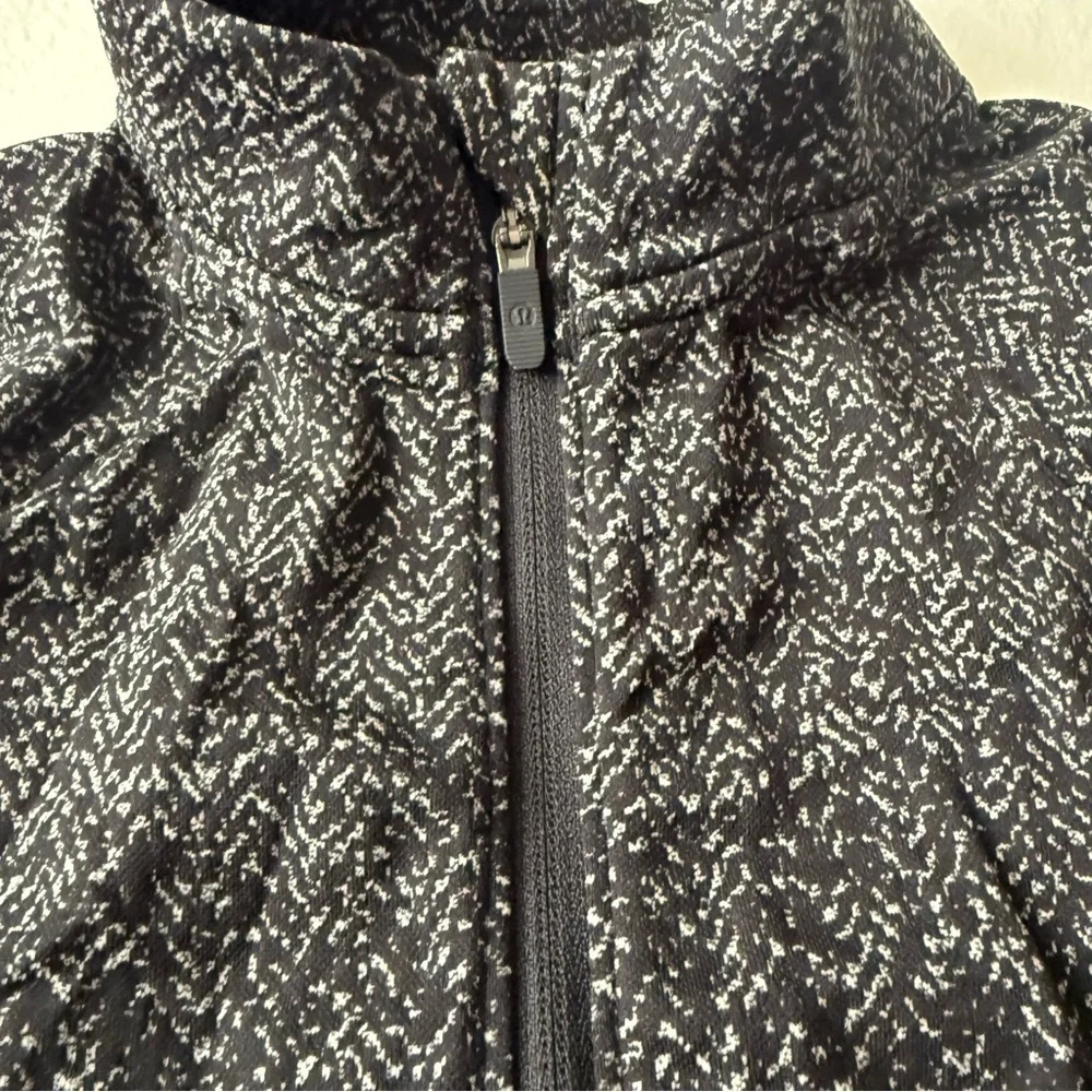 lululemon athletica very good